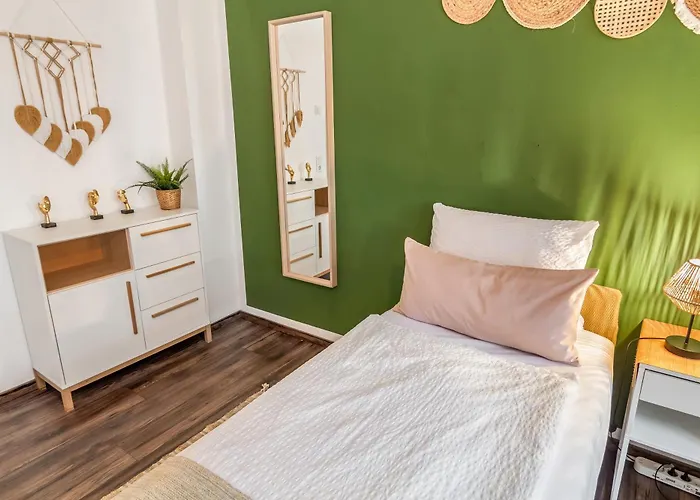 Appartement Imposante Whg - Zentral - Dachterrasse - Parken - Aufzug