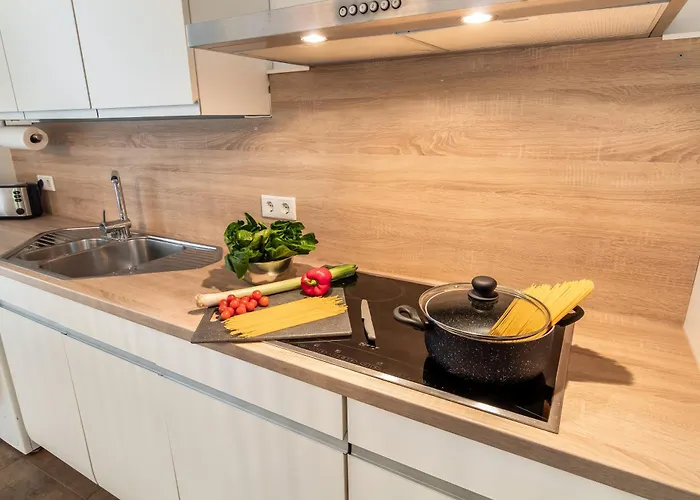 Imposante Whg - Zentral - Dachterrasse - Parken - Aufzug *