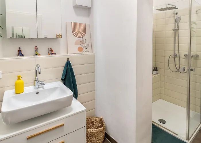 Appartement Imposante Whg - Zentral - Dachterrasse - Parken - Aufzug